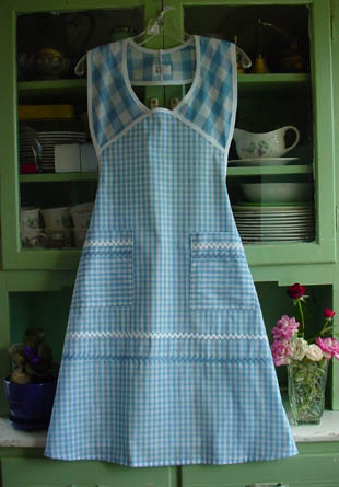 1940 blue gingham apron 