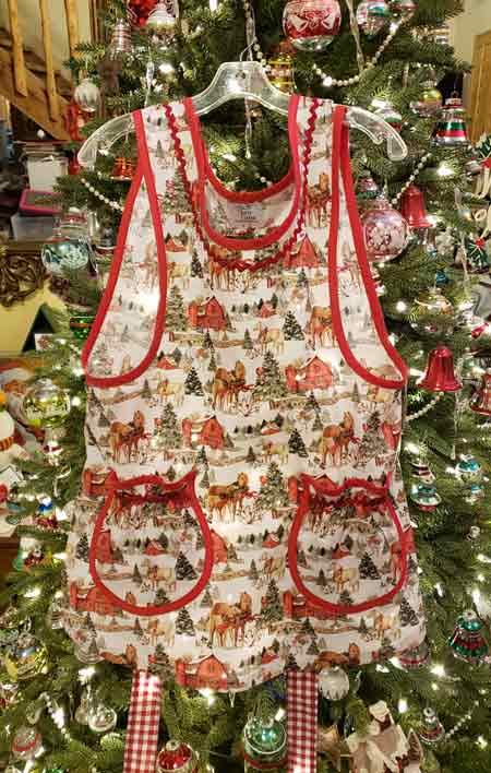Christmas on the farm with round pockets